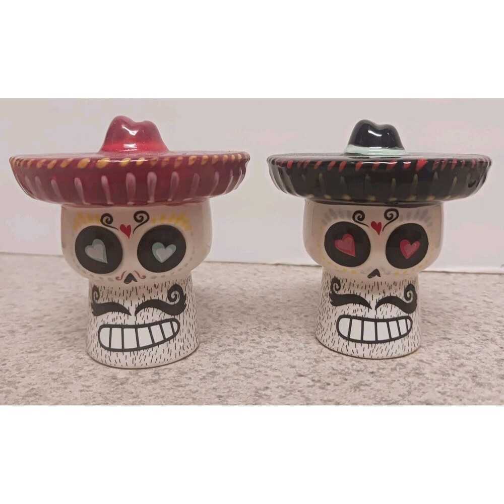 Dia de los Muertos Day of the Dead Salt And Pepper Shakers Halloween Skulls